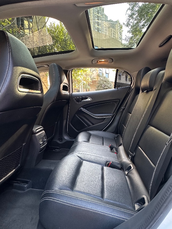 成都18年奔驰CLA7