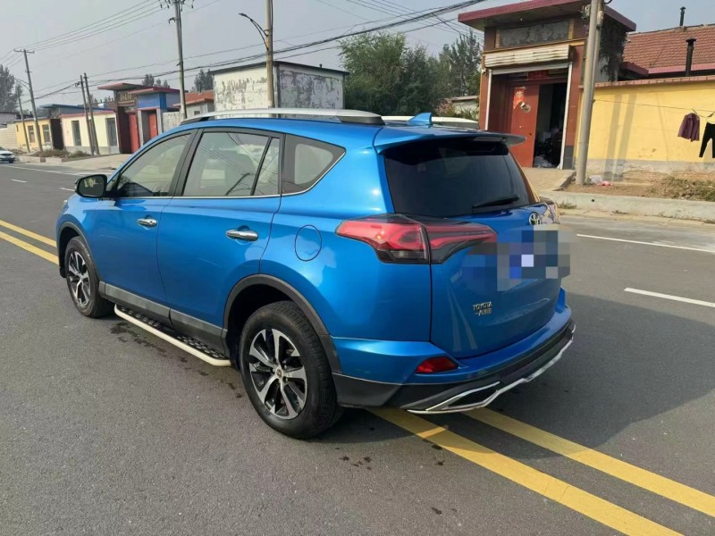 泰安17年豐田RAV4榮放4
