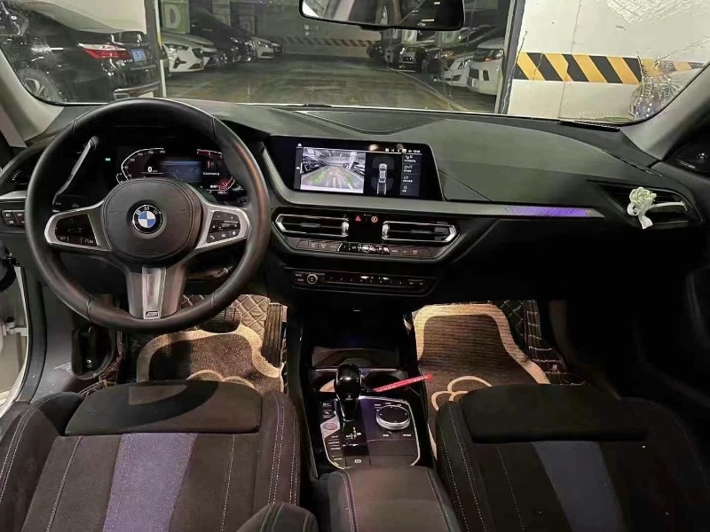 成都23年宝马2系5