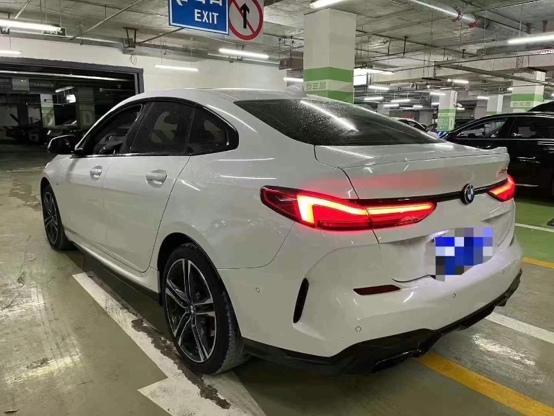 成都23年宝马2系6