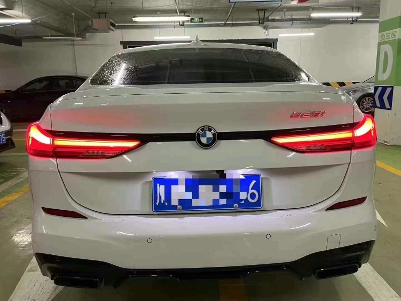 成都23年宝马2系7