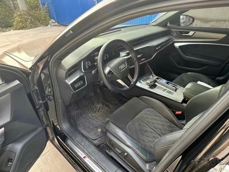 济宁21年奥迪A6L8