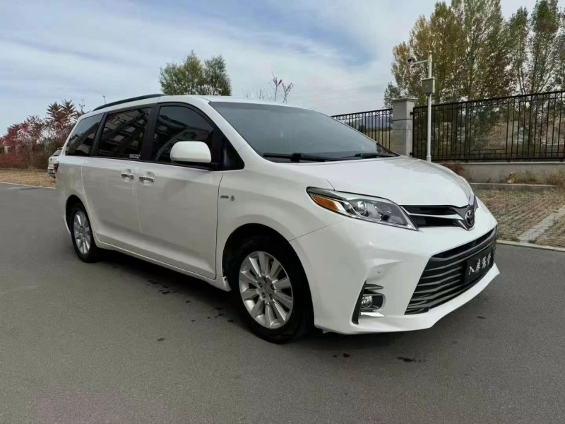 保定17年丰田塞纳3