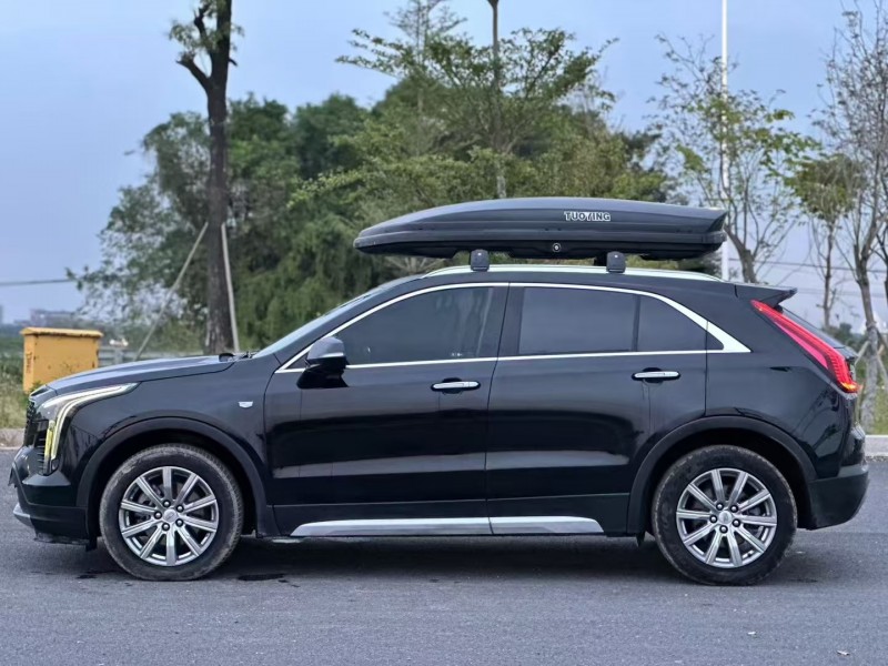 汕頭20年凱迪拉克XT42