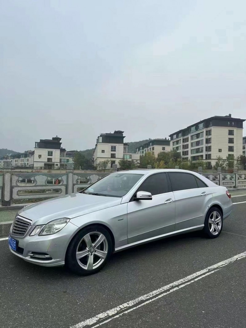 泰安11年奔驰E6