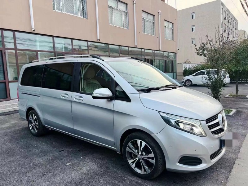 泰安17年奔驰V5