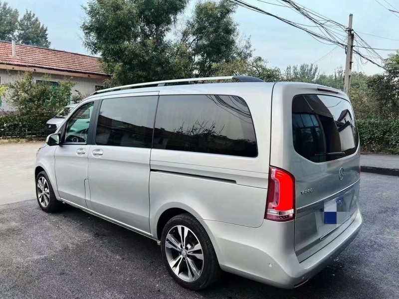 泰安17年奔驰V7