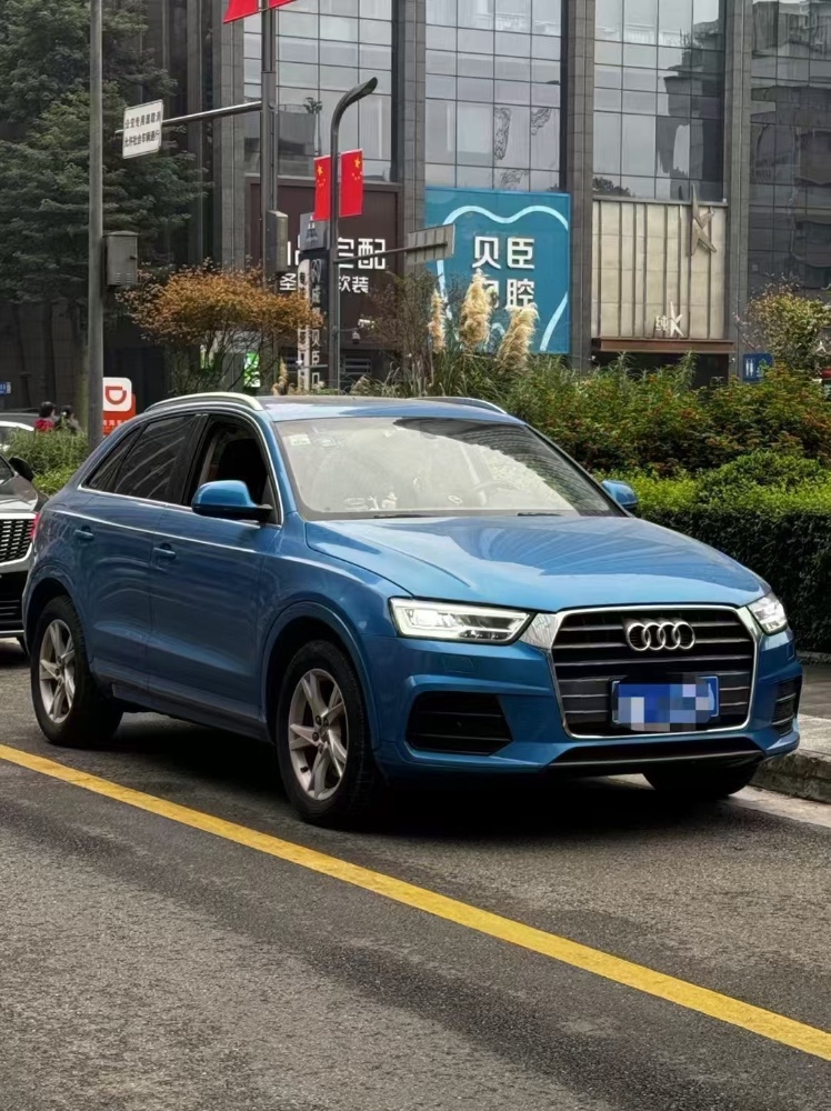 成都18年奥迪Q34