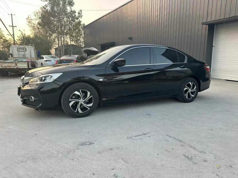 徐州16年本田雅阁2