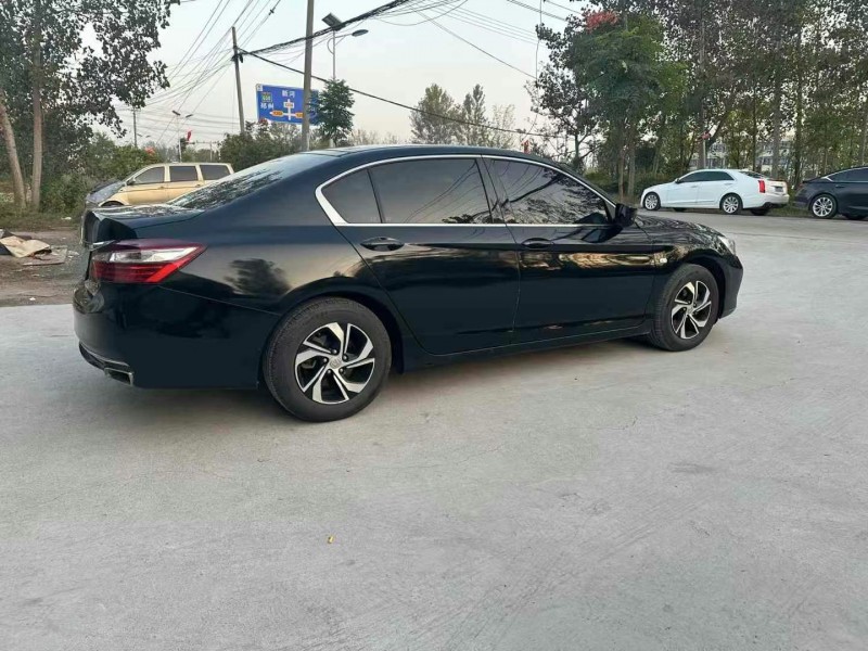 徐州16年本田雅阁6