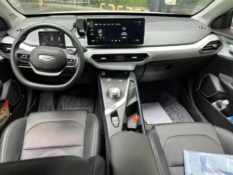 成都24年吉利几何6