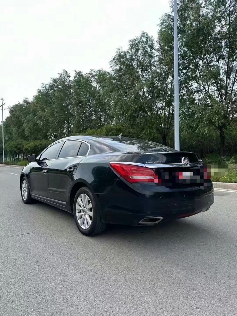 枣庄15年别克君越9