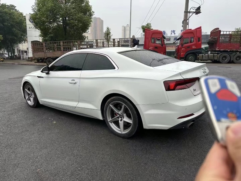 成都17年奥迪A54