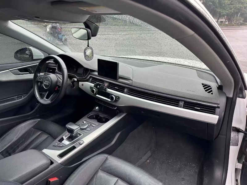 成都17年奥迪A57