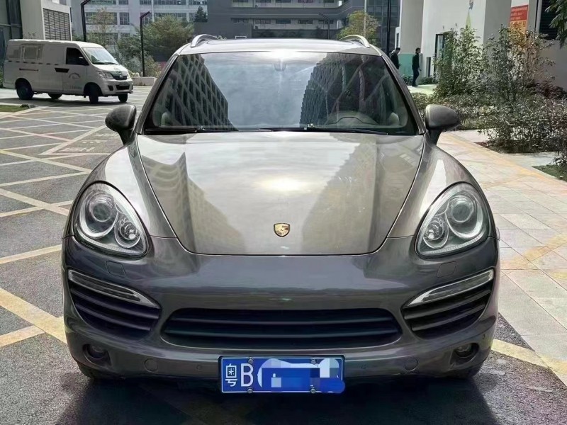 深圳12年保时捷卡宴1