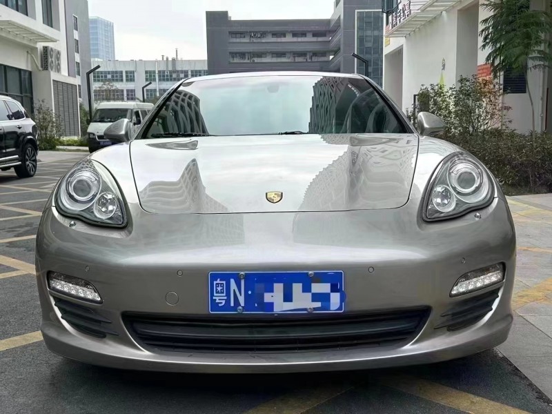 深圳12年保时捷帕拉梅拉1