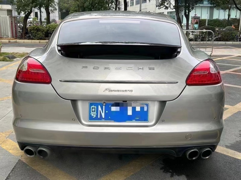 深圳12年保时捷帕拉梅拉7