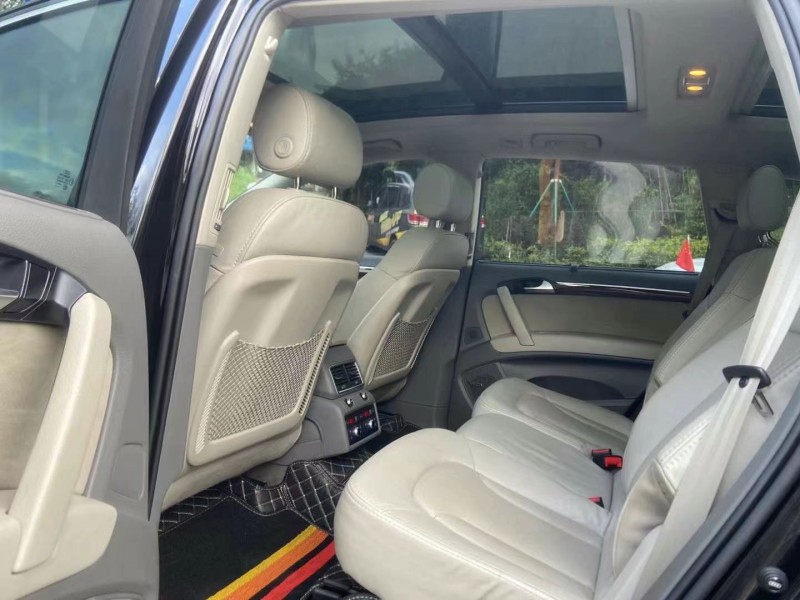 广州11年奥迪Q78