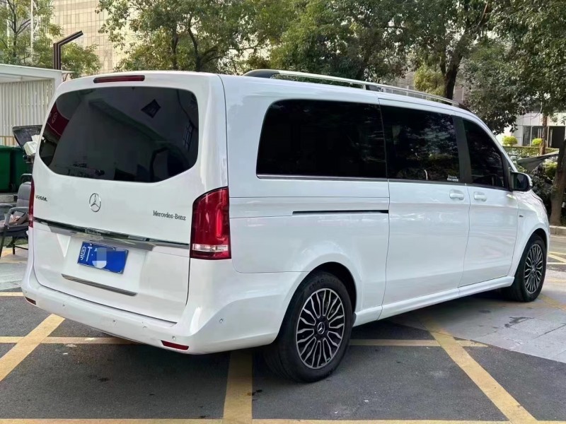 深圳18年奔驰V8