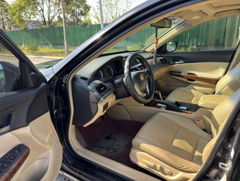 盐城12年本田雅阁6