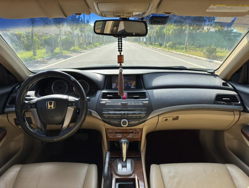 盐城12年本田雅阁8