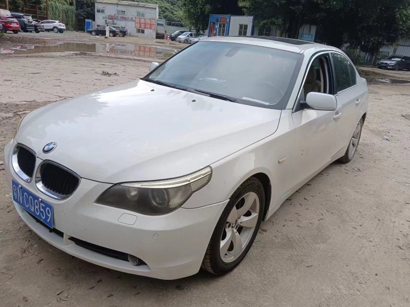 成都05年宝马5系9