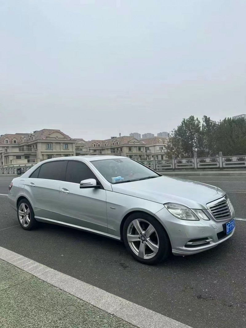 济宁11年奔驰E4