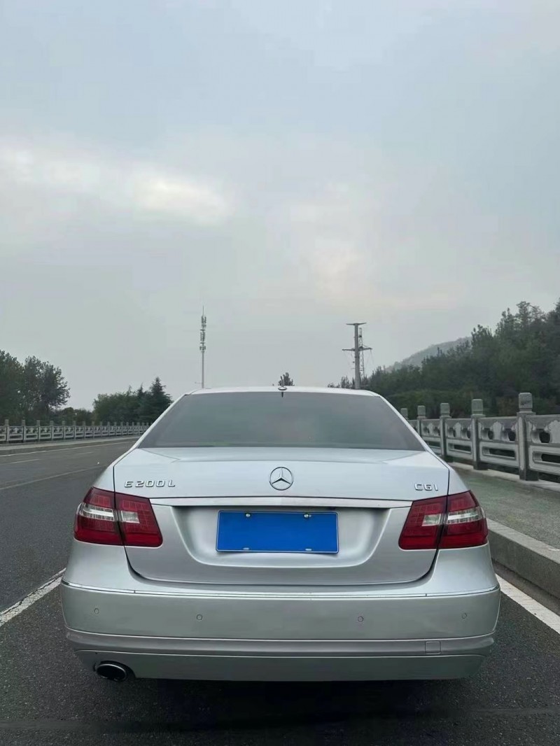 济宁11年奔驰E7
