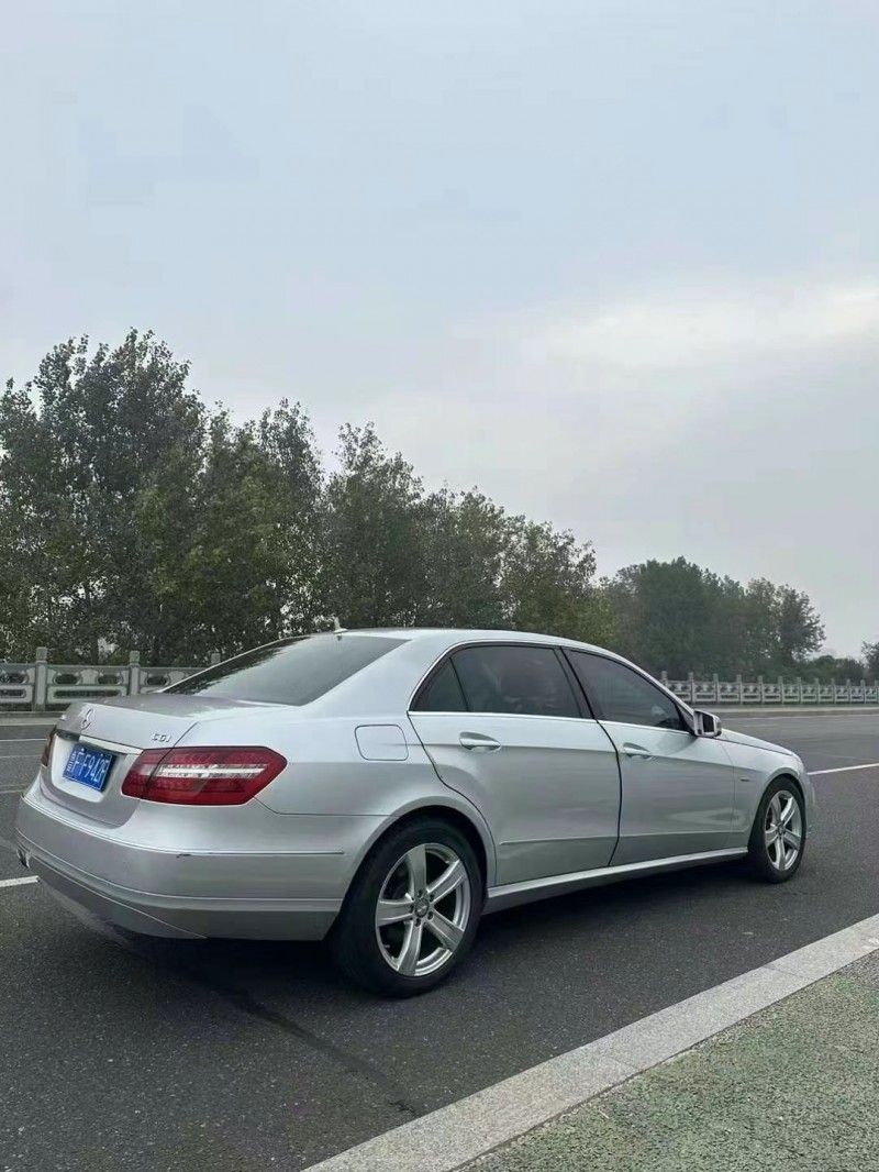 济宁11年奔驰E9