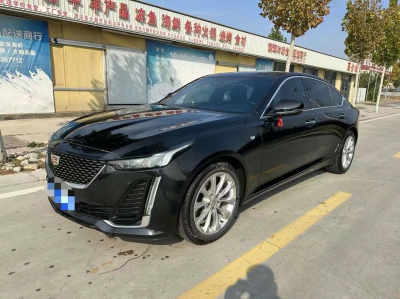 济宁22年凯迪拉克CT52