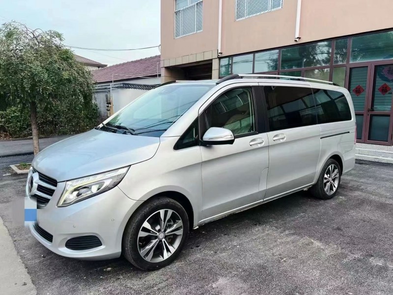 泰安17年奔驰V5