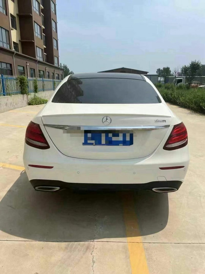 济宁18年奔驰E8