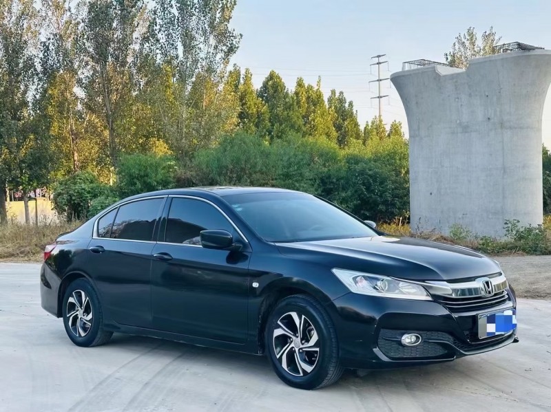 潍坊17年本田雅阁2