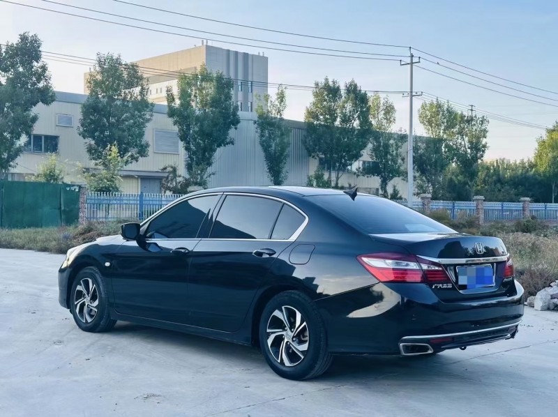 潍坊17年本田雅阁4