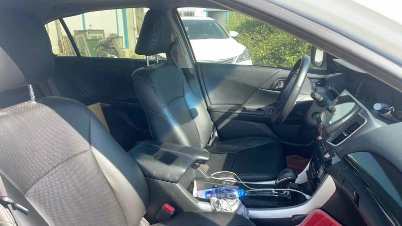 佛山16年本田雅阁3