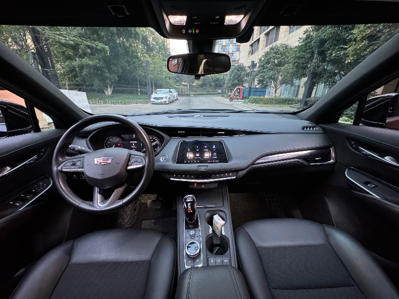 成都21年凯迪拉克XT45