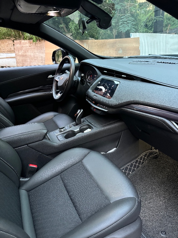 成都21年凯迪拉克XT46