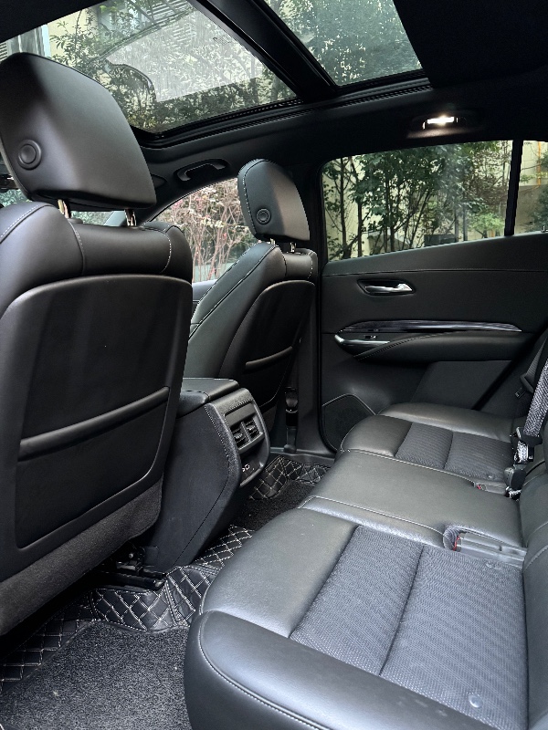 成都21年凯迪拉克XT47