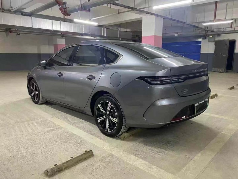 郑州23年比亚迪驱逐舰7