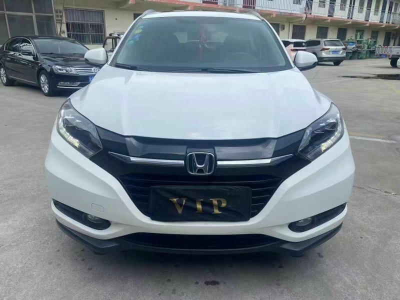 济宁17年本田缤智1