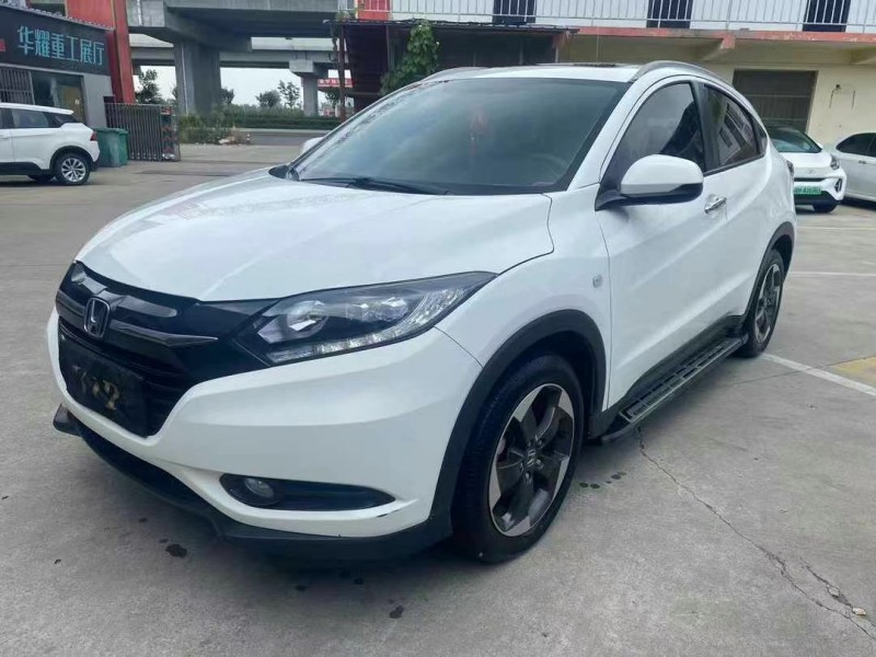 济宁17年本田缤智2