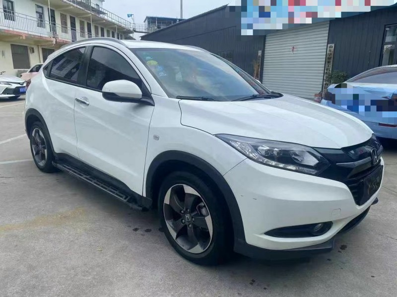 济宁17年本田缤智3