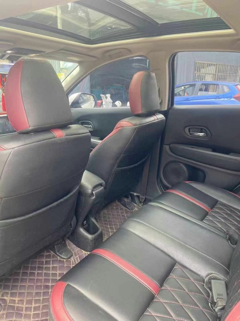 济宁17年本田缤智5