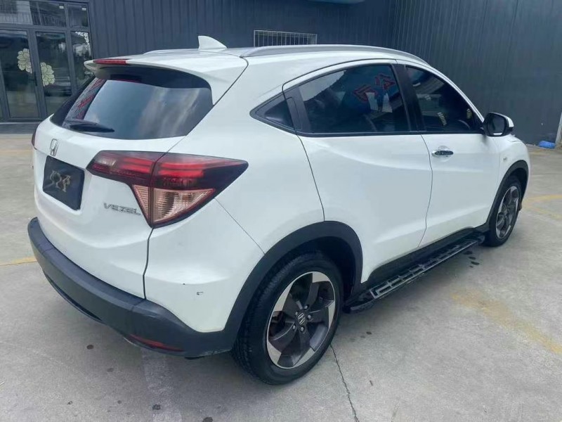 济宁17年本田缤智7