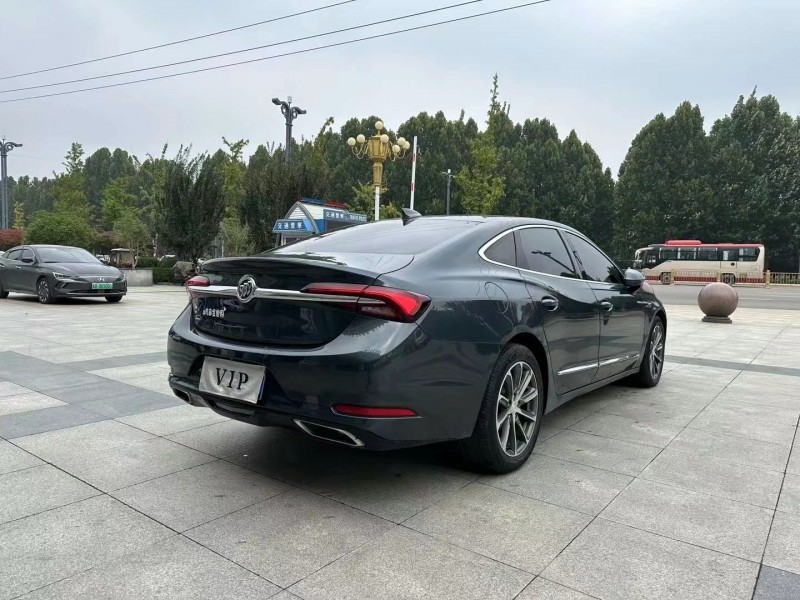 枣庄20年别克君越8