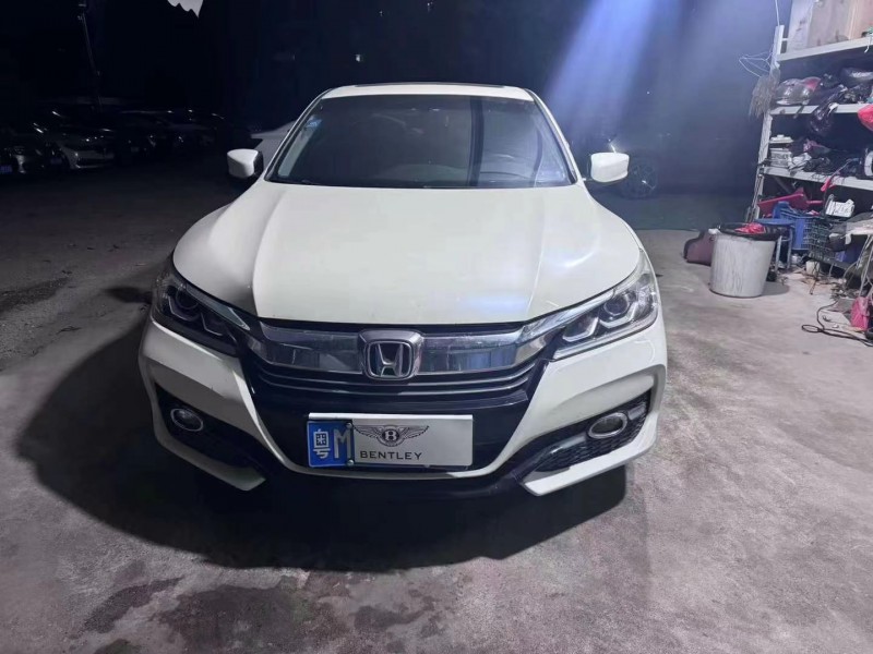 广州17年本田雅阁1