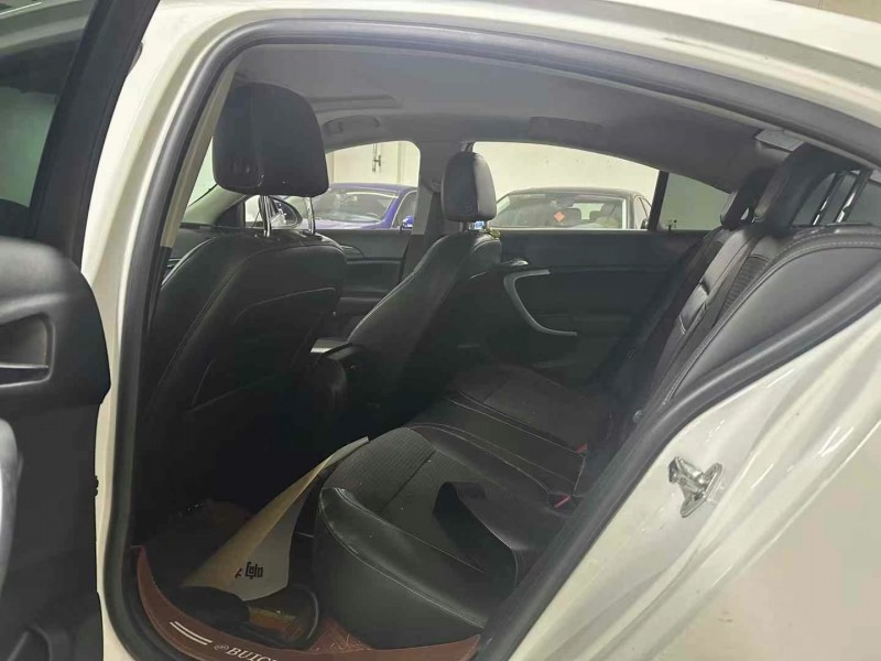 成都15年别克君威3