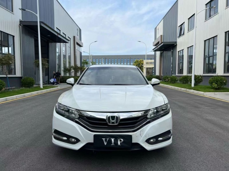 徐州16年本田思铂睿1