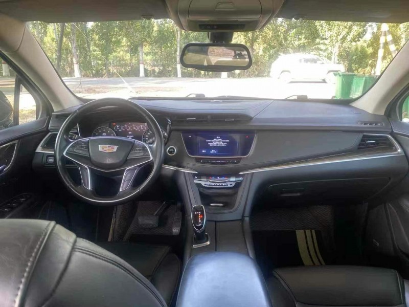 保定18年凯迪拉克XT56