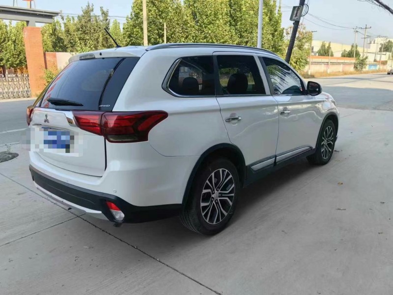 保定16年三菱欧蓝德4